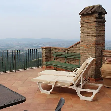 La Terrazza Sull'umbria 아파트 *